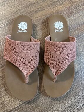 Feria Sandal / Blush / Yellow Box/ No Size present but measurement 26.3cm/10.5